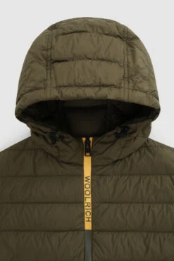 Woolrich Giacca Sundance Da Bambino Imbottita Con Cappuccio - Bambino - Verde 10 Woolrich Giacca Sundance Da Bambino Imbottita Con Cappuccio - Bambino - Verde -Offerta Economica Vestiario CFWKOU0243MRUT2898 6262 2