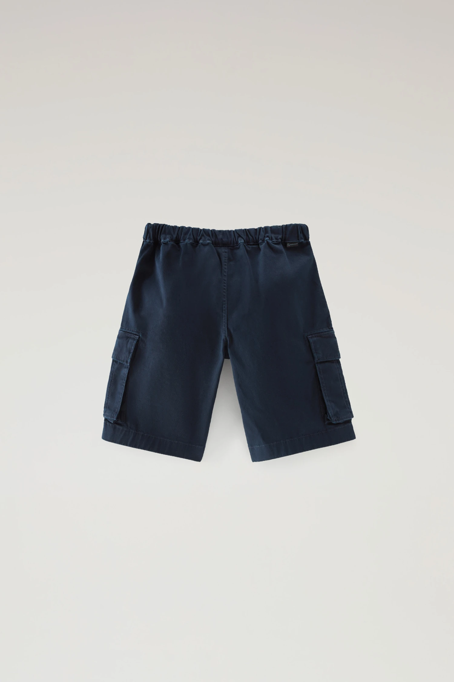 Woolrich Pantaloncini Cargo Da Bambino Tinti In Capo In Cotone Elasticizzato - Bambino - Blu 4 Woolrich Pantaloncini Cargo Da Bambino Tinti In Capo In Cotone Elasticizzato - Bambino - Blu - immagine 2