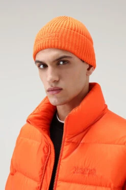 Berretto In Lana Merino A Costine Serving The People / Woolrich - Uomo - Rosso -Offerta Economica Vestiario CFWOAC0221MRUF0428 5475 2