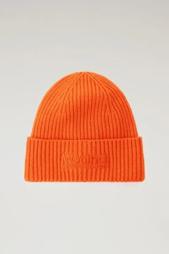 Berretto In Lana Merino A Costine Serving The People / Woolrich - Uomo - Rosso