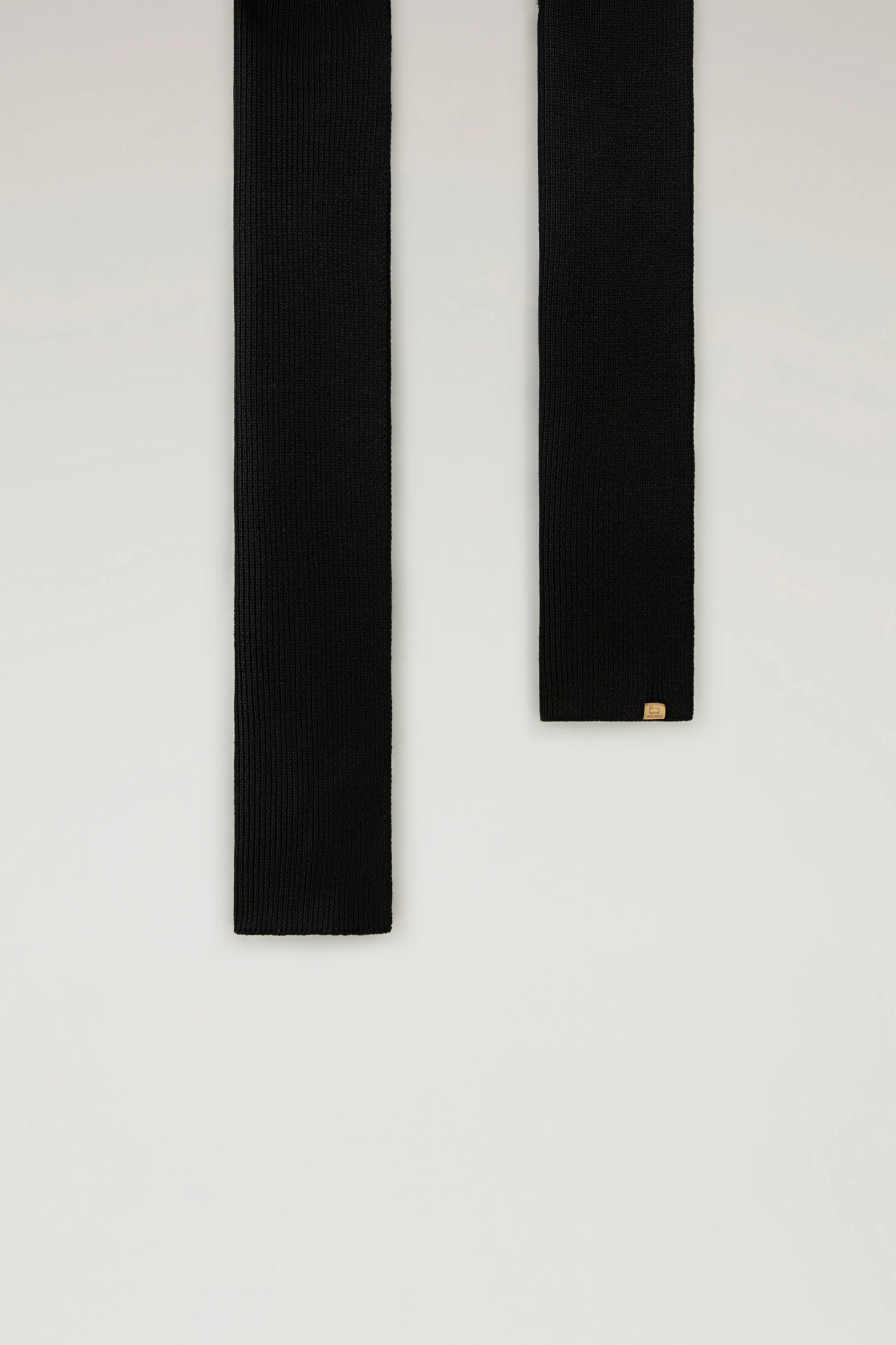 Woolrich Sciarpa A Costine In Pura Lana Vergine Merino - Uomo - Nero 4 Woolrich Sciarpa A Costine In Pura Lana Vergine Merino - Uomo - Nero - immagine 2