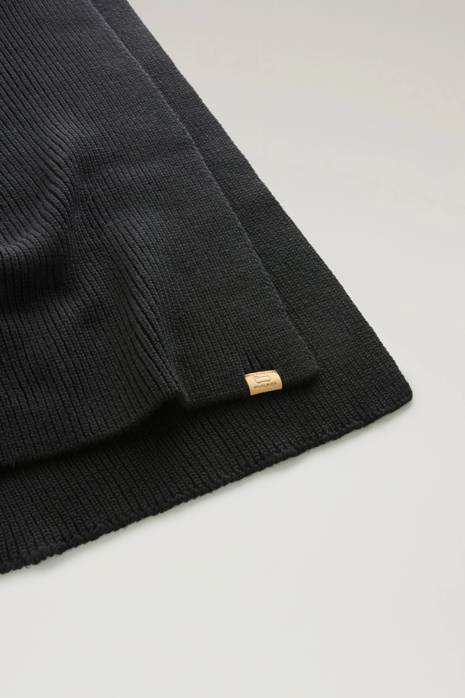 Woolrich Sciarpa A Costine In Pura Lana Vergine Merino - Uomo - Nero 5 Woolrich Sciarpa A Costine In Pura Lana Vergine Merino - Uomo - Nero - immagine 3