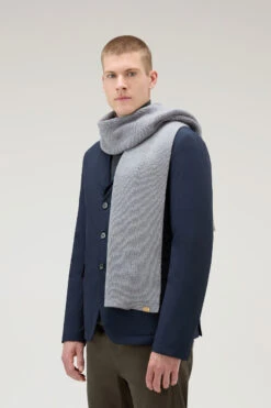 Woolrich Sciarpa A Costine In Pura Lana Vergine Merino - Uomo - Grigio 9 Woolrich Sciarpa A Costine In Pura Lana Vergine Merino - Uomo - Grigio -Offerta Economica Vestiario CFWOAC0235MRUF0428 117 3