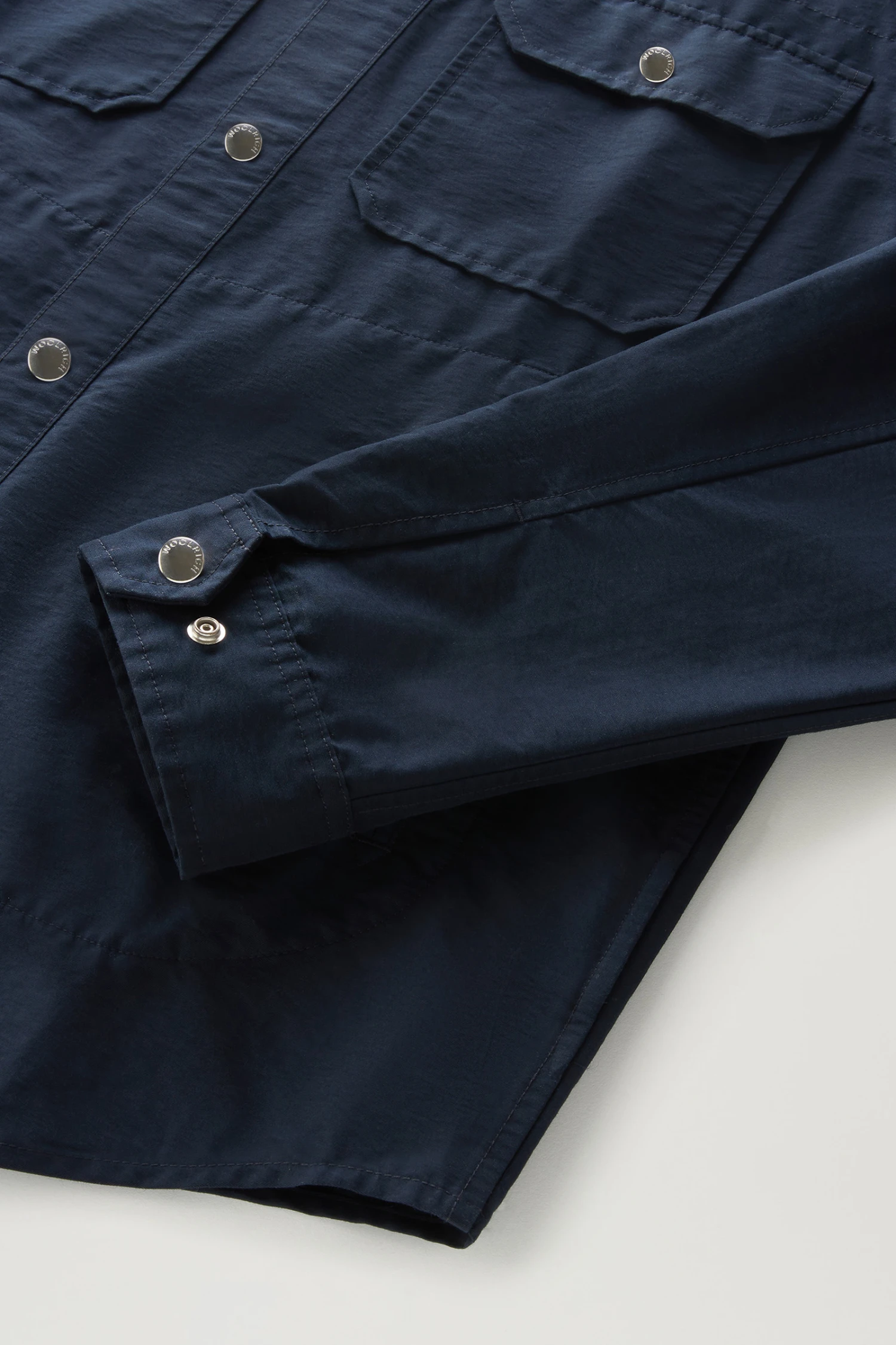 Woolrich Camicia Cruiser In Light Eco Ramar - Uomo - Blu 10 Woolrich Camicia Cruiser In Light Eco Ramar - Uomo - Blu - immagine 8