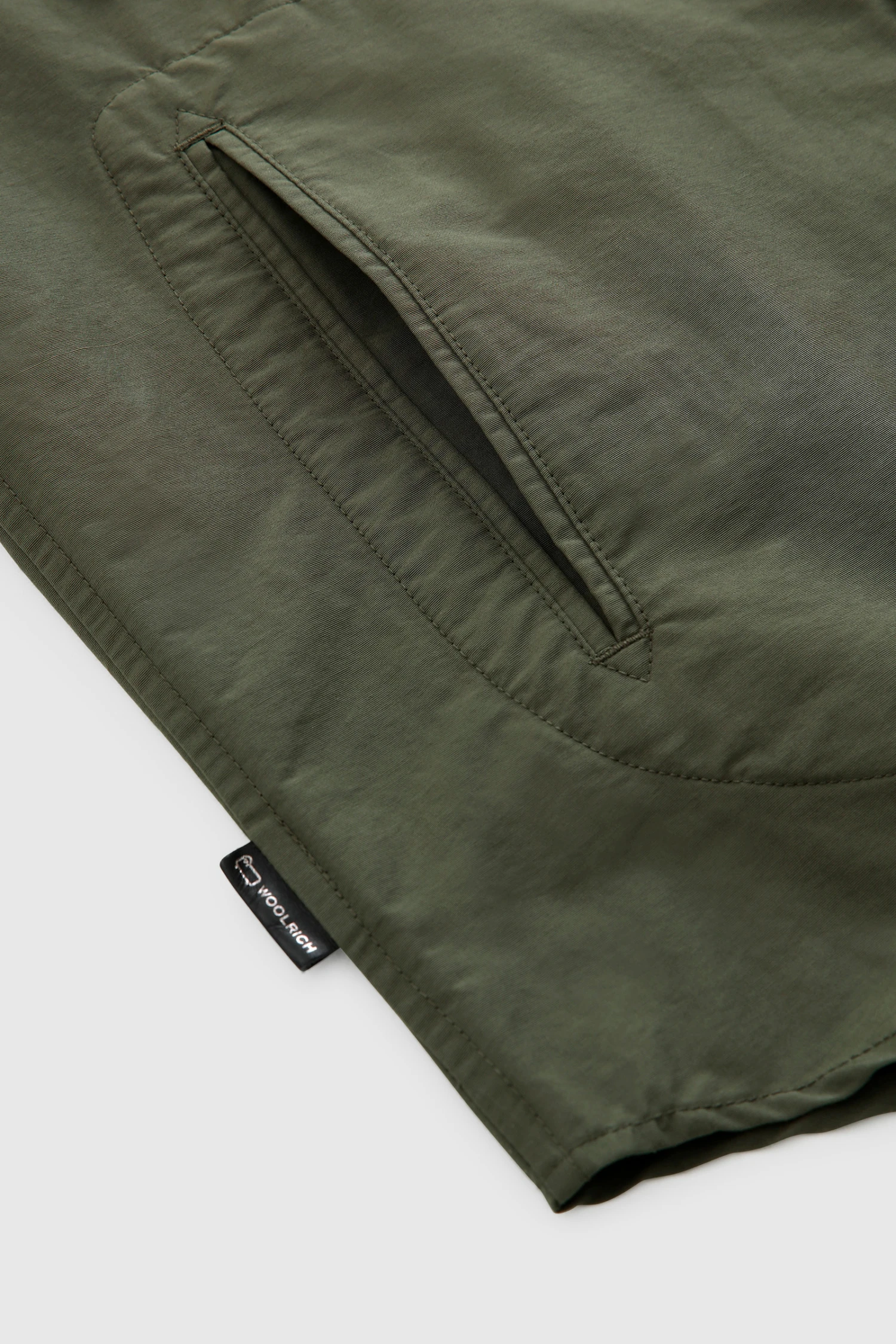 Woolrich Camicia Cruiser In Light Eco Ramar - Uomo - Verde 10 Woolrich Camicia Cruiser In Light Eco Ramar - Uomo - Verde - immagine 8