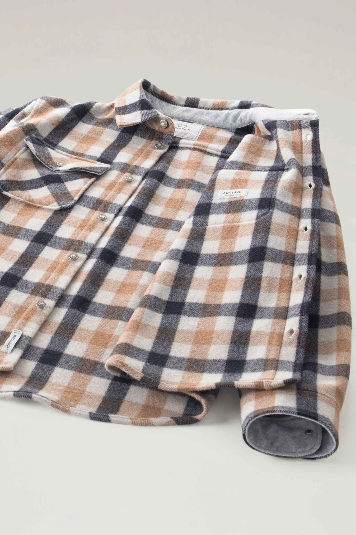 Woolrich Giacca A Camicia Alaskan A Quadri In Misto Lana Italiana Riciclata - Uomo - Multicolore 11 Woolrich Giacca A Camicia Alaskan A Quadri In Misto Lana Italiana Riciclata - Uomo - Multicolore - immagine 9