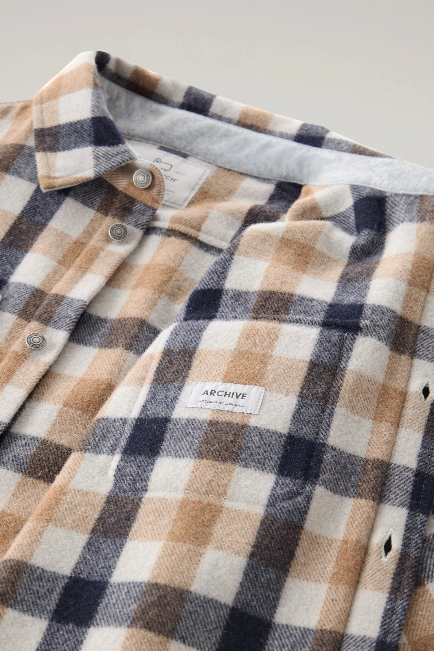 Woolrich Giacca A Camicia Alaskan A Quadri In Misto Lana Italiana Riciclata - Uomo - Multicolore 12 Woolrich Giacca A Camicia Alaskan A Quadri In Misto Lana Italiana Riciclata - Uomo - Multicolore - immagine 10