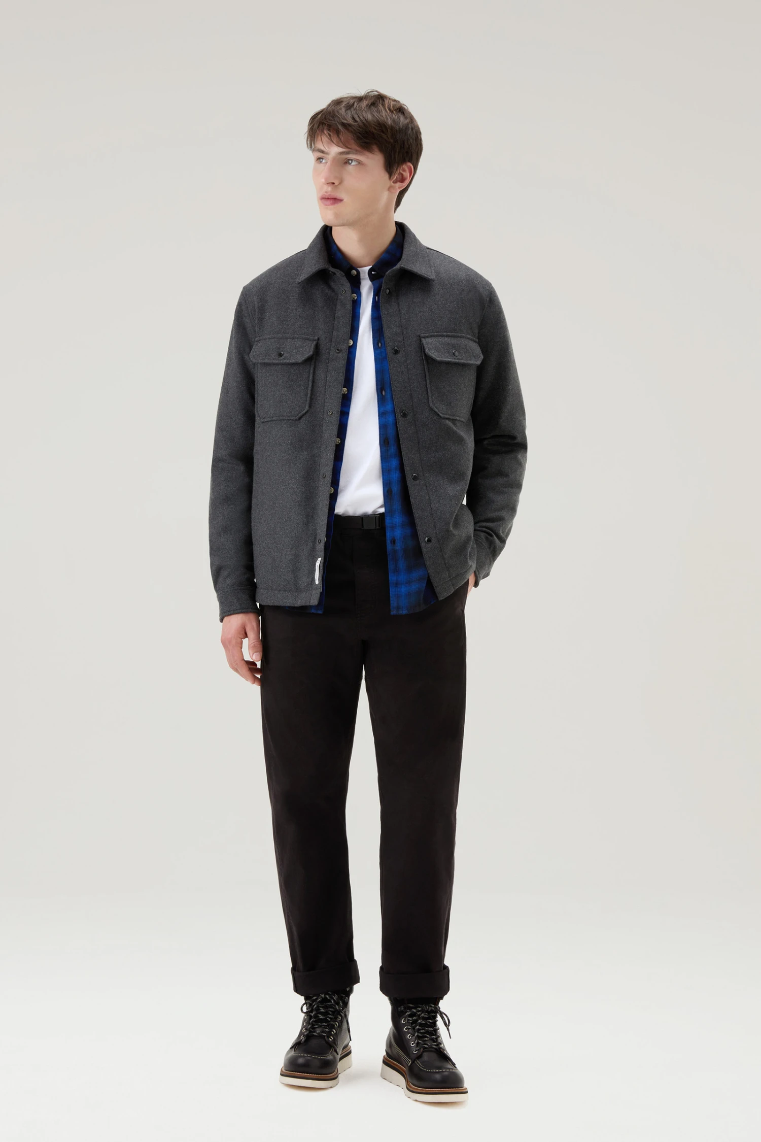 Woolrich Giacca A Camicia Imbottita Alaskan In Misto Lana Italiana Riciclata - Uomo - Grigio 4 Woolrich Giacca A Camicia Imbottita Alaskan In Misto Lana Italiana Riciclata - Uomo - Grigio - immagine 2