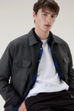 Woolrich Giacca A Camicia Imbottita Alaskan In Misto Lana Italiana Riciclata - Uomo - Grigio 16 Woolrich Giacca A Camicia Imbottita Alaskan In Misto Lana Italiana Riciclata - Uomo - Grigio -Offerta Economica Vestiario CFWOOS0066MRUT3190 1131 3