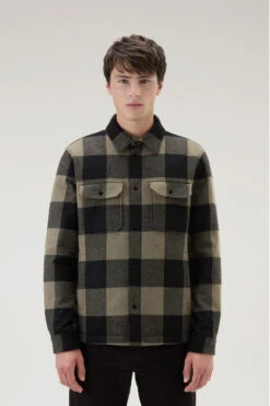 Woolrich Giacca A Camicia Imbottita Alaskan A Quadri In Misto Lana Italiana Riciclata - Uomo - Verde