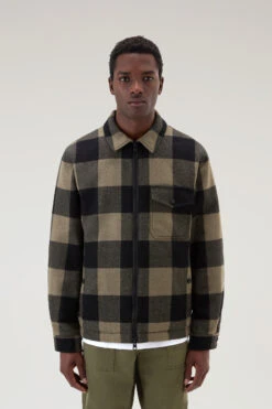 Woolrich Giacca A Camicia In Misto Lana Italiana Riciclata Foderata In Sherpa - Uomo - Verde