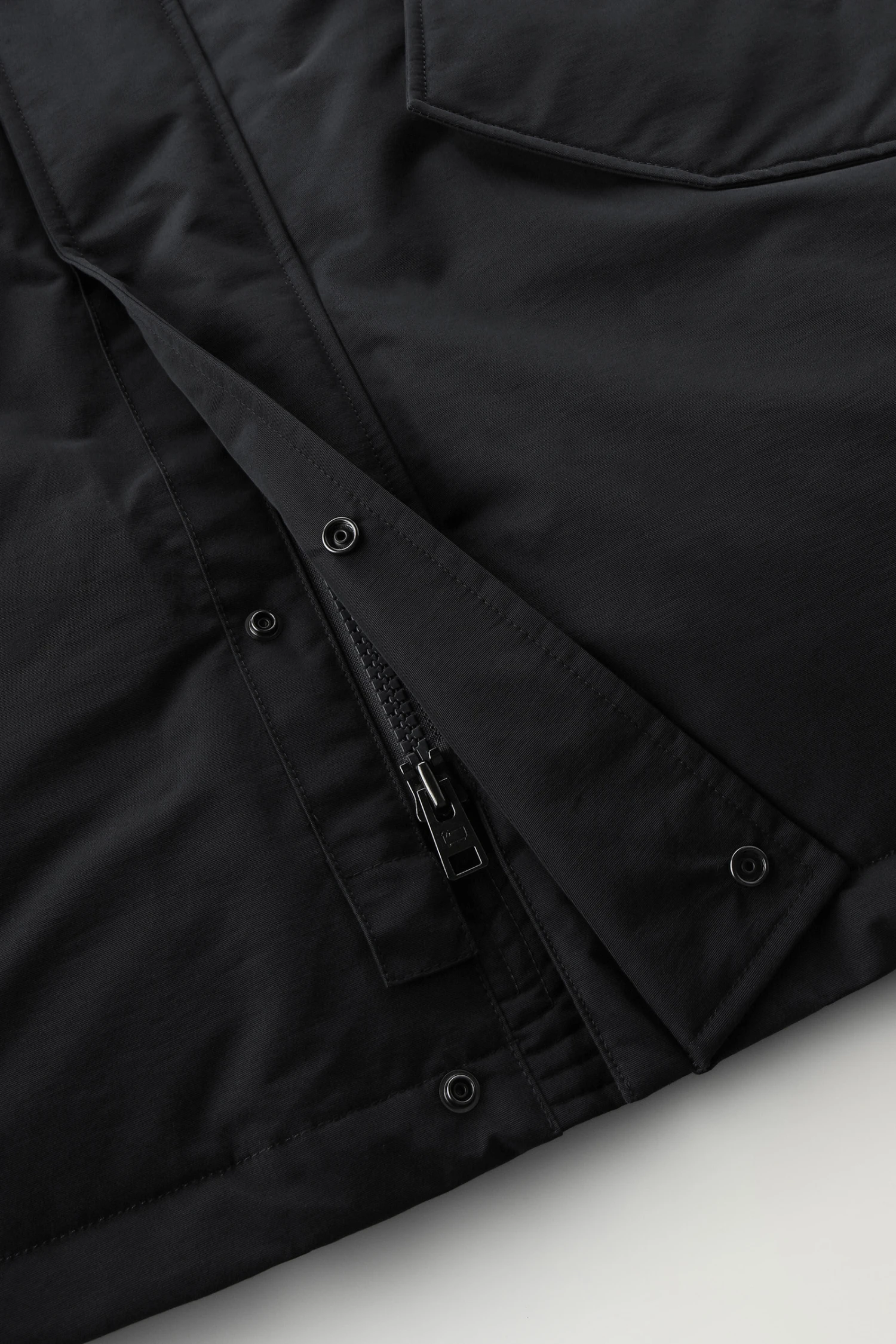 Woolrich Polar Parka In Ramar Cloth Con Collo Alto E Bordo In Pelliccia - Uomo - Nero 12 Woolrich Polar Parka In Ramar Cloth Con Collo Alto E Bordo In Pelliccia - Uomo - Nero - immagine 10