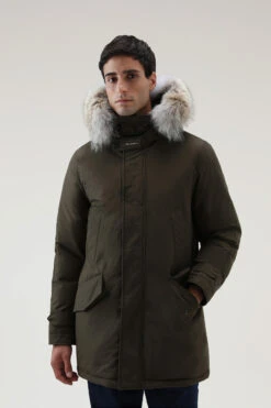 Woolrich Polar Parka In Ramar Cloth Con Collo Alto E Bordo In Pelliccia - Uomo - Verde