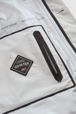 Woolrich Impermeabile High Tech Ultraleggero In GORE-TEX - Uomo - Grigio 22 Woolrich Impermeabile High Tech Ultraleggero In GORE-TEX - Uomo - Grigio -Offerta Economica Vestiario CFWOOU0555MRUT2872 1986 8