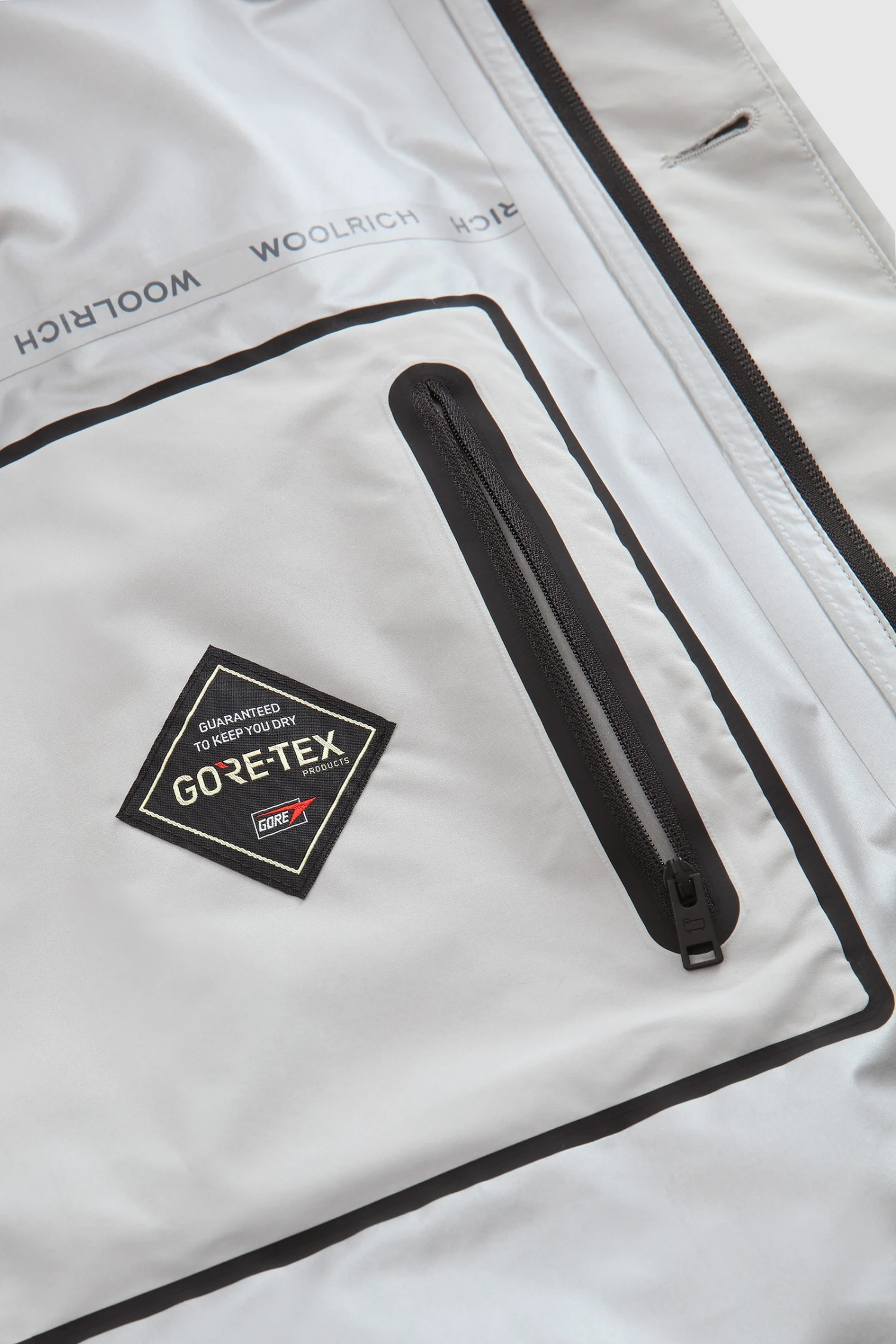 Woolrich Impermeabile High Tech Ultraleggero In GORE-TEX - Uomo - Grigio 11 Woolrich Impermeabile High Tech Ultraleggero In GORE-TEX - Uomo - Grigio - immagine 9