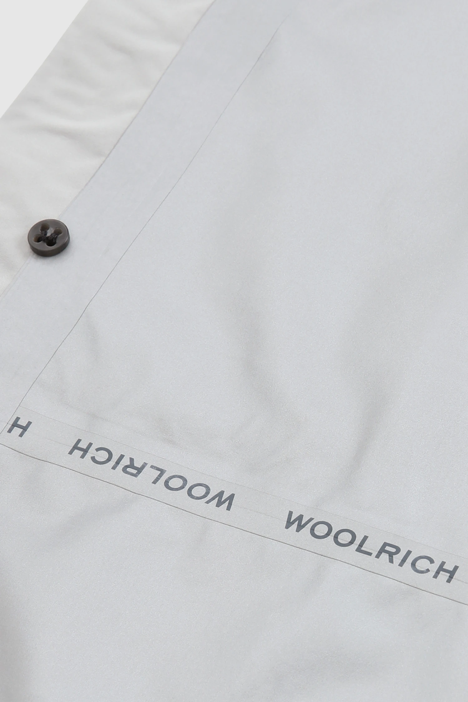 Woolrich Impermeabile High Tech Ultraleggero In GORE-TEX - Uomo - Grigio 12 Woolrich Impermeabile High Tech Ultraleggero In GORE-TEX - Uomo - Grigio - immagine 10