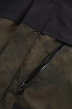 Woolrich Giacca Trek Leggera - Uomo - Verde 20 Woolrich Giacca Trek Leggera - Uomo - Verde -Offerta Economica Vestiario CFWOOU0586MRUT3068 6568 5