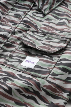 Tuta Cargo Con Stampa Shadowbark Serving The People / Woolrich - Uomo - Verde -Offerta Economica Vestiario CFWOOU0673MRUT3286 7385 7