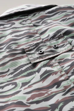 Tuta Cargo Con Stampa Shadowbark Serving The People / Woolrich - Uomo - Verde -Offerta Economica Vestiario CFWOOU0673MRUT3286 7385 9