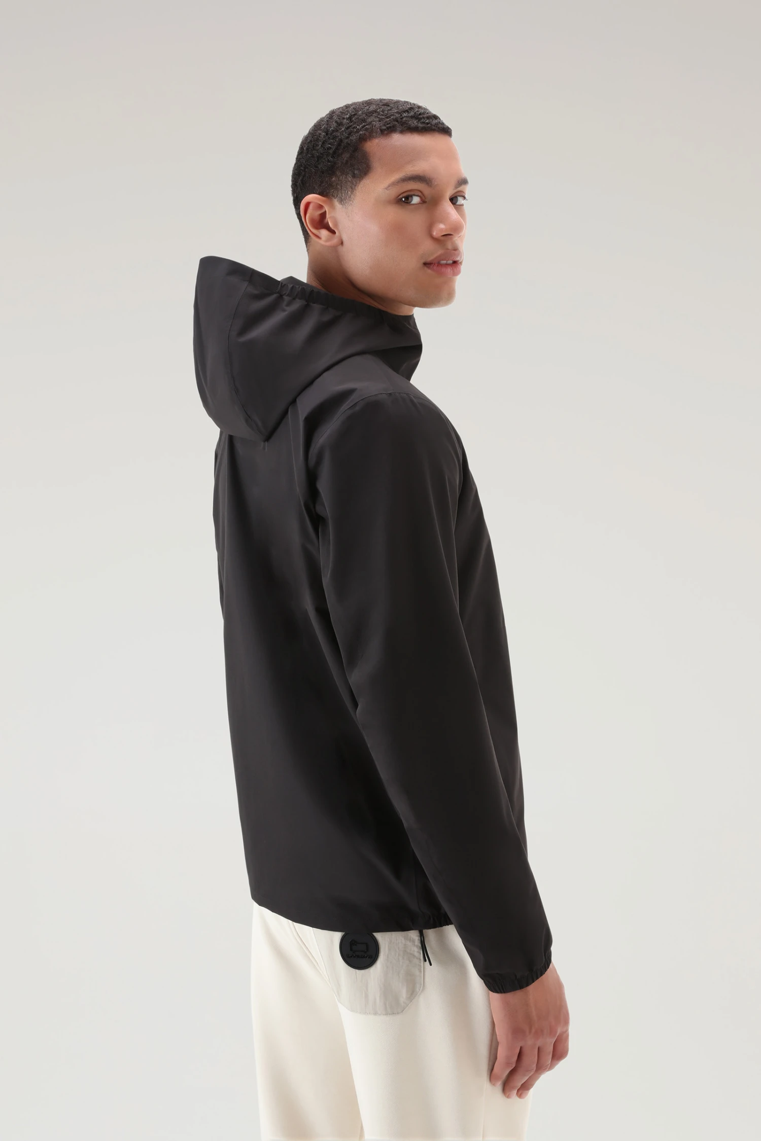 Woolrich Giacca Pacific Impermeabile Con Cappuccio - Uomo - Nero 5 Woolrich Giacca Pacific Impermeabile Con Cappuccio - Uomo - Nero - immagine 3