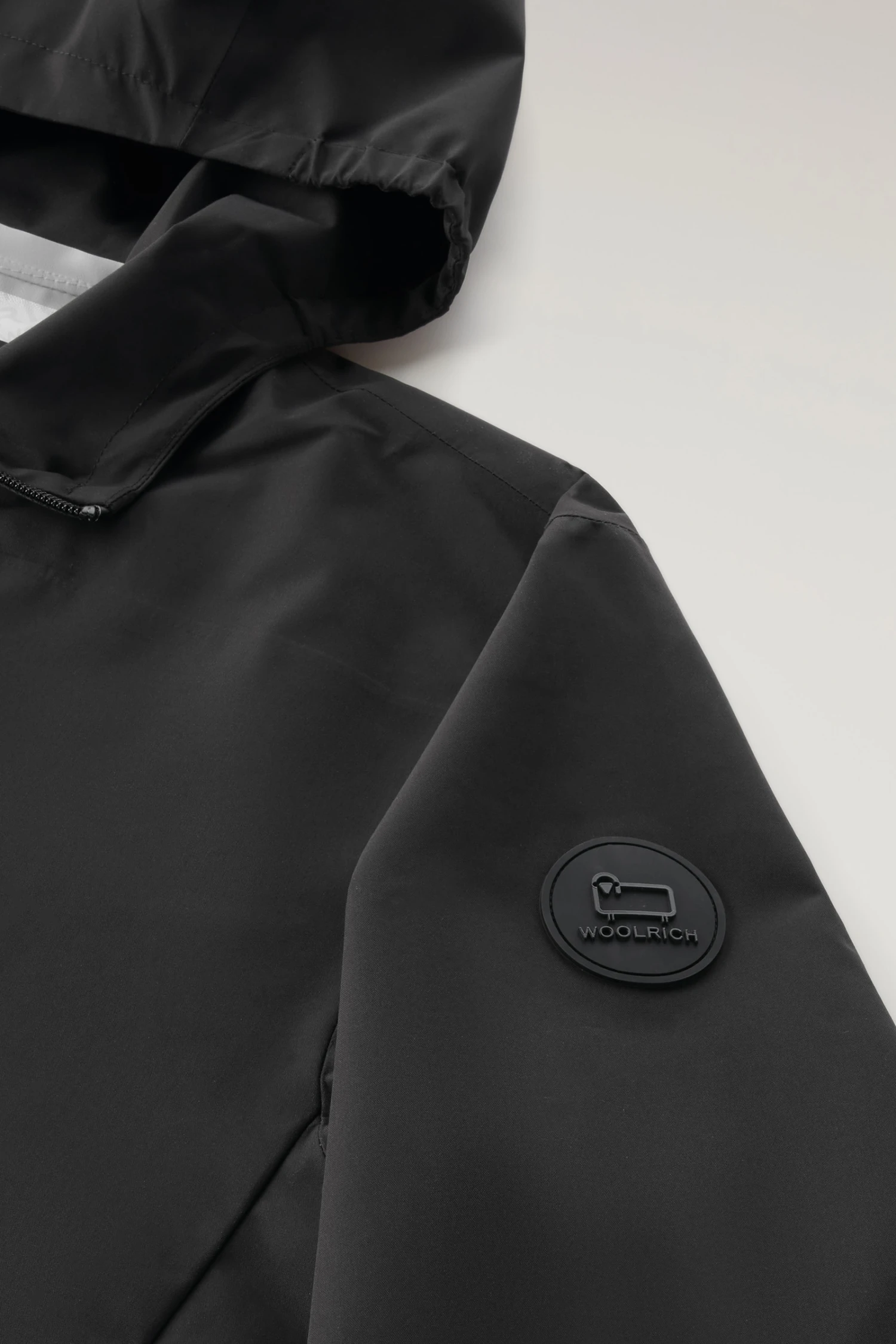 Woolrich Giacca Pacific Impermeabile Con Cappuccio - Uomo - Nero 9 Woolrich Giacca Pacific Impermeabile Con Cappuccio - Uomo - Nero - immagine 7