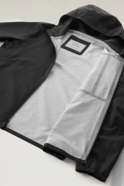 Woolrich Giacca Pacific Impermeabile Con Cappuccio - Uomo - Nero 21 Woolrich Giacca Pacific Impermeabile Con Cappuccio - Uomo - Nero -Offerta Economica Vestiario CFWOOU0693MRUT3280 100 9