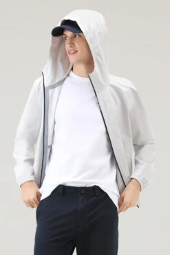 Woolrich Giacca Pacific Impermeabile Con Cappuccio - Uomo - Bianco -Offerta Economica Vestiario CFWOOU0693MRUT3280 1582 3