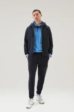 Woolrich Giacca Pacific Impermeabile Con Cappuccio - Uomo - Blu 14 Woolrich Giacca Pacific Impermeabile Con Cappuccio - Uomo - Blu -Offerta Economica Vestiario CFWOOU0693MRUT3280 3989 1