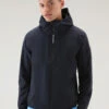 Woolrich Giacca Pacific Impermeabile Con Cappuccio - Uomo - Blu -Offerta Economica Vestiario CFWOOU0693MRUT3280 3989