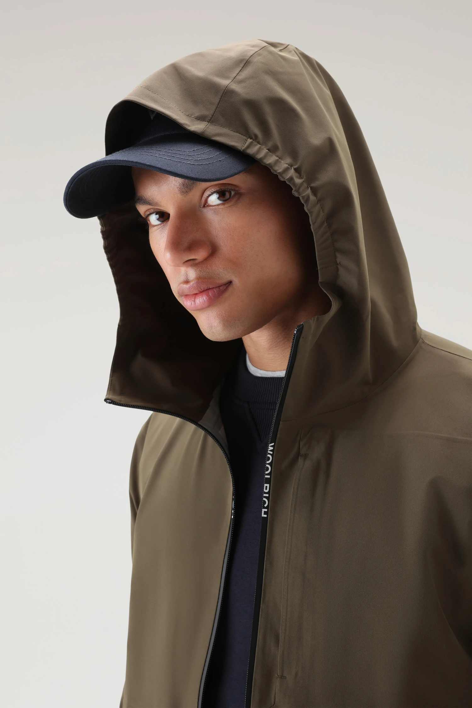 Woolrich Giacca Pacific Impermeabile Con Cappuccio - Uomo - Verde 6 Woolrich Giacca Pacific Impermeabile Con Cappuccio - Uomo - Verde - immagine 4