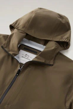 Woolrich Giacca Pacific Impermeabile Con Cappuccio - Uomo - Verde 17 Woolrich Giacca Pacific Impermeabile Con Cappuccio - Uomo - Verde -Offerta Economica Vestiario CFWOOU0693MRUT3280 614 5