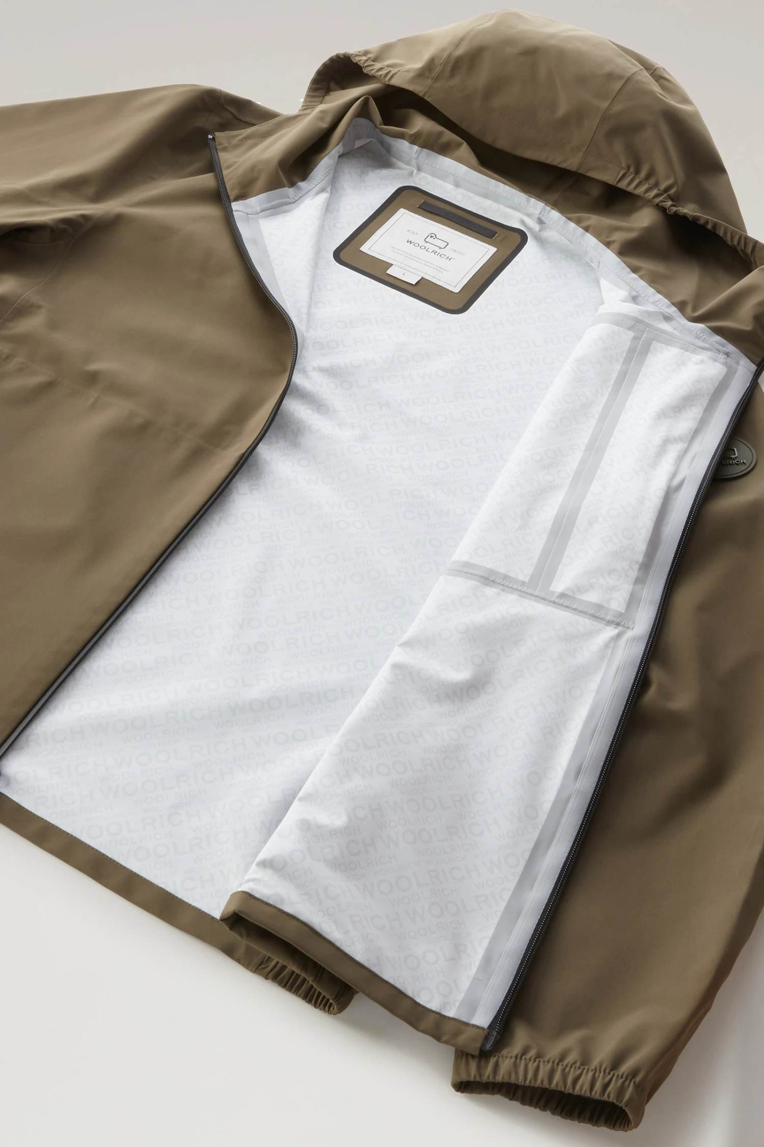 Woolrich Giacca Pacific Impermeabile Con Cappuccio - Uomo - Verde 12 Woolrich Giacca Pacific Impermeabile Con Cappuccio - Uomo - Verde - immagine 10