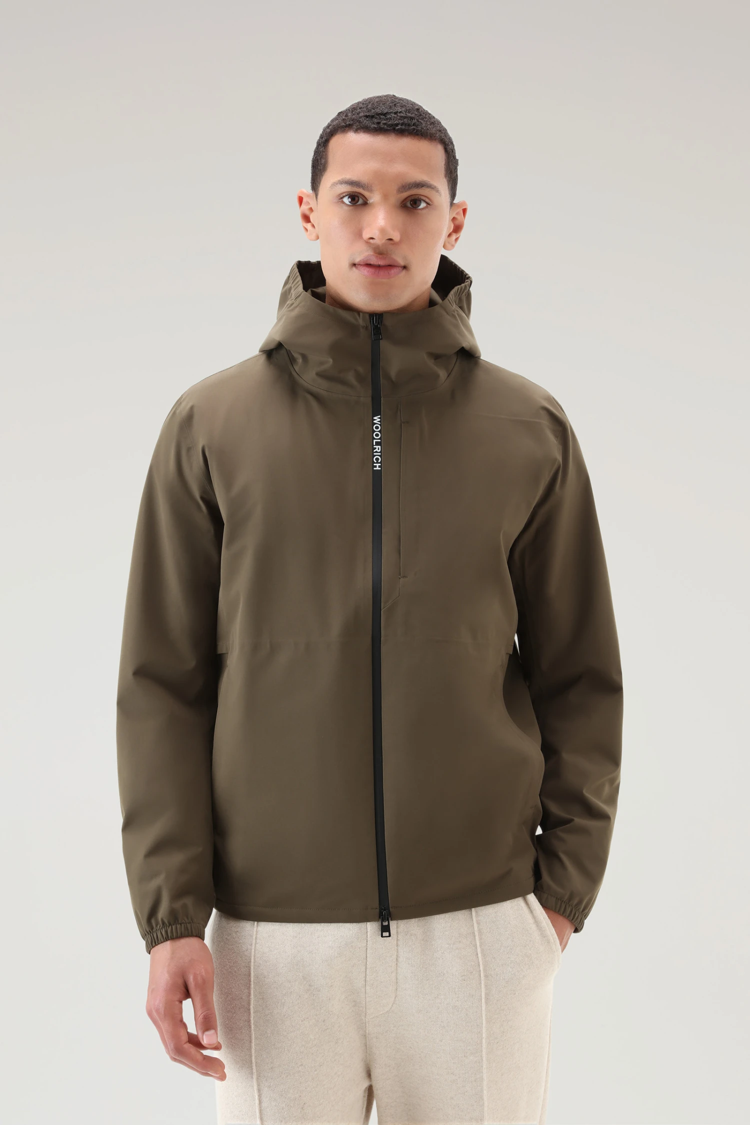 Woolrich Giacca Pacific Impermeabile Con Cappuccio - Uomo - Verde 3 Woolrich Giacca Pacific Impermeabile Con Cappuccio - Uomo - Verde