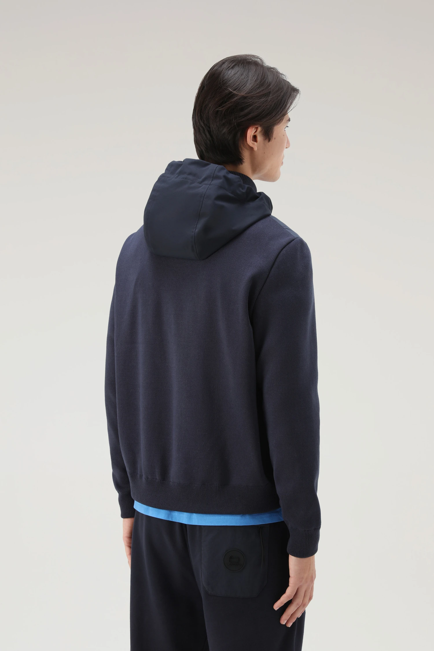 Woolrich Giacca Sundance Hybrid In Microfibra Trapuntata E Puro Cotone Con Cappuccio - Uomo - Blu 5 Woolrich Giacca Sundance Hybrid In Microfibra Trapuntata E Puro Cotone Con Cappuccio - Uomo - Blu - immagine 3