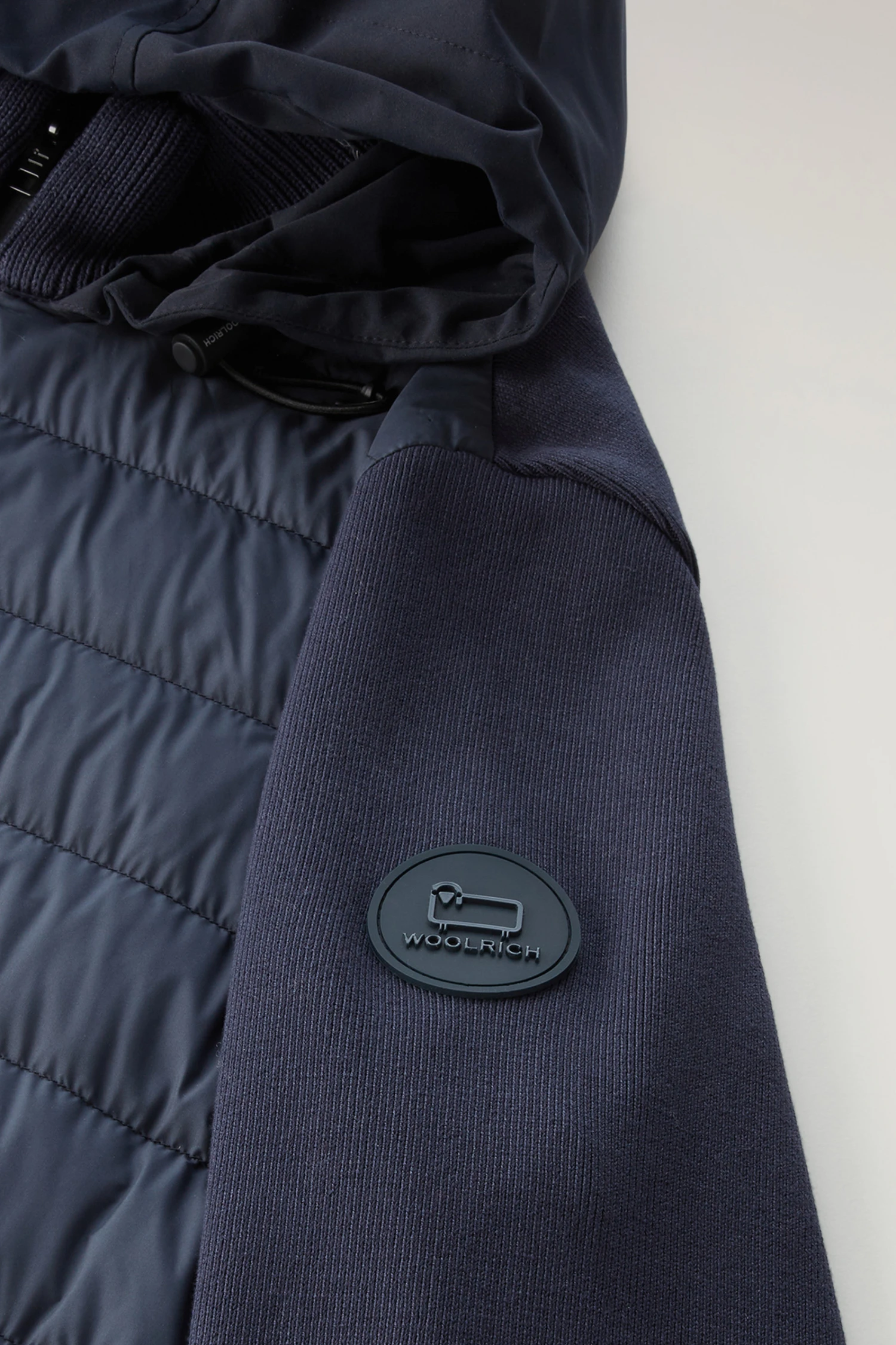 Woolrich Giacca Sundance Hybrid In Microfibra Trapuntata E Puro Cotone Con Cappuccio - Uomo - Blu 9 Woolrich Giacca Sundance Hybrid In Microfibra Trapuntata E Puro Cotone Con Cappuccio - Uomo - Blu - immagine 7