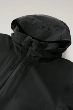 Woolrich Giacca High Tech In GORE-TEX INFINIUM Impermeabile Con Cappuccio Richiudibile - Uomo - Nero 17 Woolrich Giacca High Tech In GORE-TEX INFINIUM Impermeabile Con Cappuccio Richiudibile - Uomo - Nero -Offerta Economica Vestiario CFWOOU0701MRUT3340 100 5