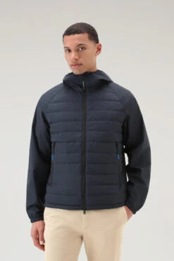 Woolrich Giacca Hybrid In Nylon Crinkle Con Trapuntatura Frontale E Cappuccio - Uomo - Blu