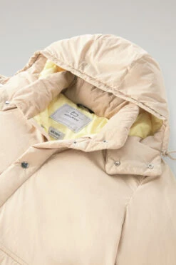 Woolrich Giacca Aleutian In Nylon Eco Taslan Imbottita Con Cappuccio Removibile - Uomo - Beige 20 Woolrich Giacca Aleutian In Nylon Eco Taslan Imbottita Con Cappuccio Removibile - Uomo - Beige -Offerta Economica Vestiario CFWOOU0715MRUT3327 4377 5