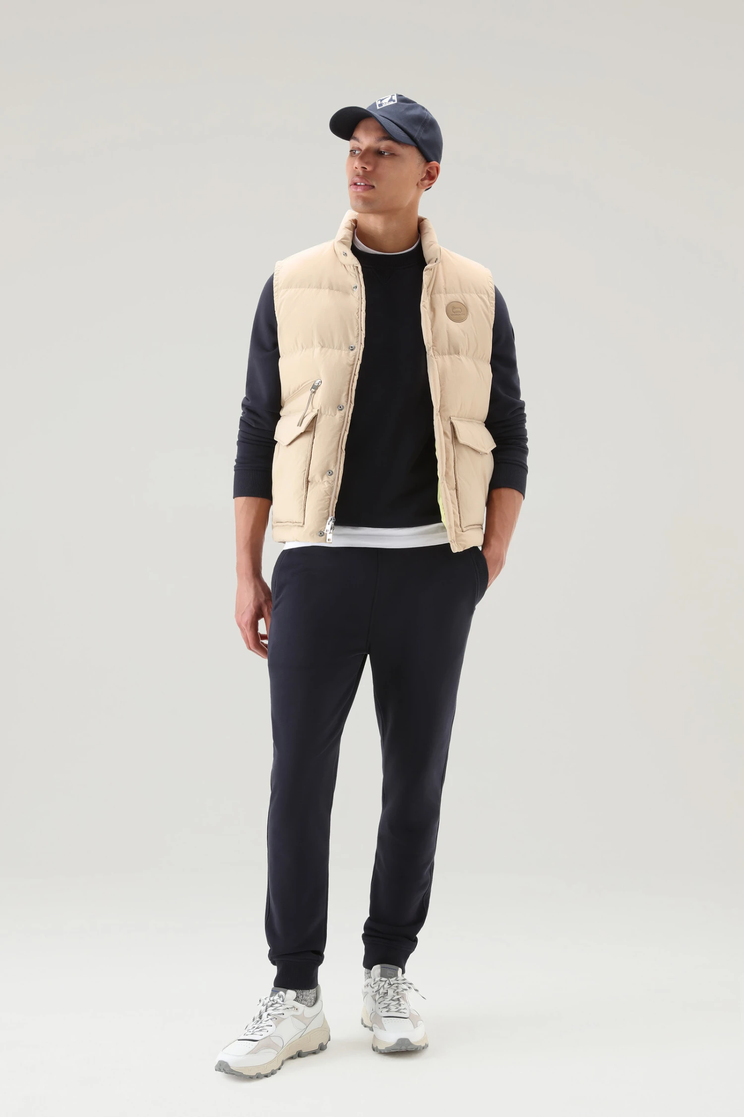 Woolrich Gilet Aleutian In Nylon Riciclato Eco Taslan Trapuntato - Uomo - Beige 4 Woolrich Gilet Aleutian In Nylon Riciclato Eco Taslan Trapuntato - Uomo - Beige - immagine 2