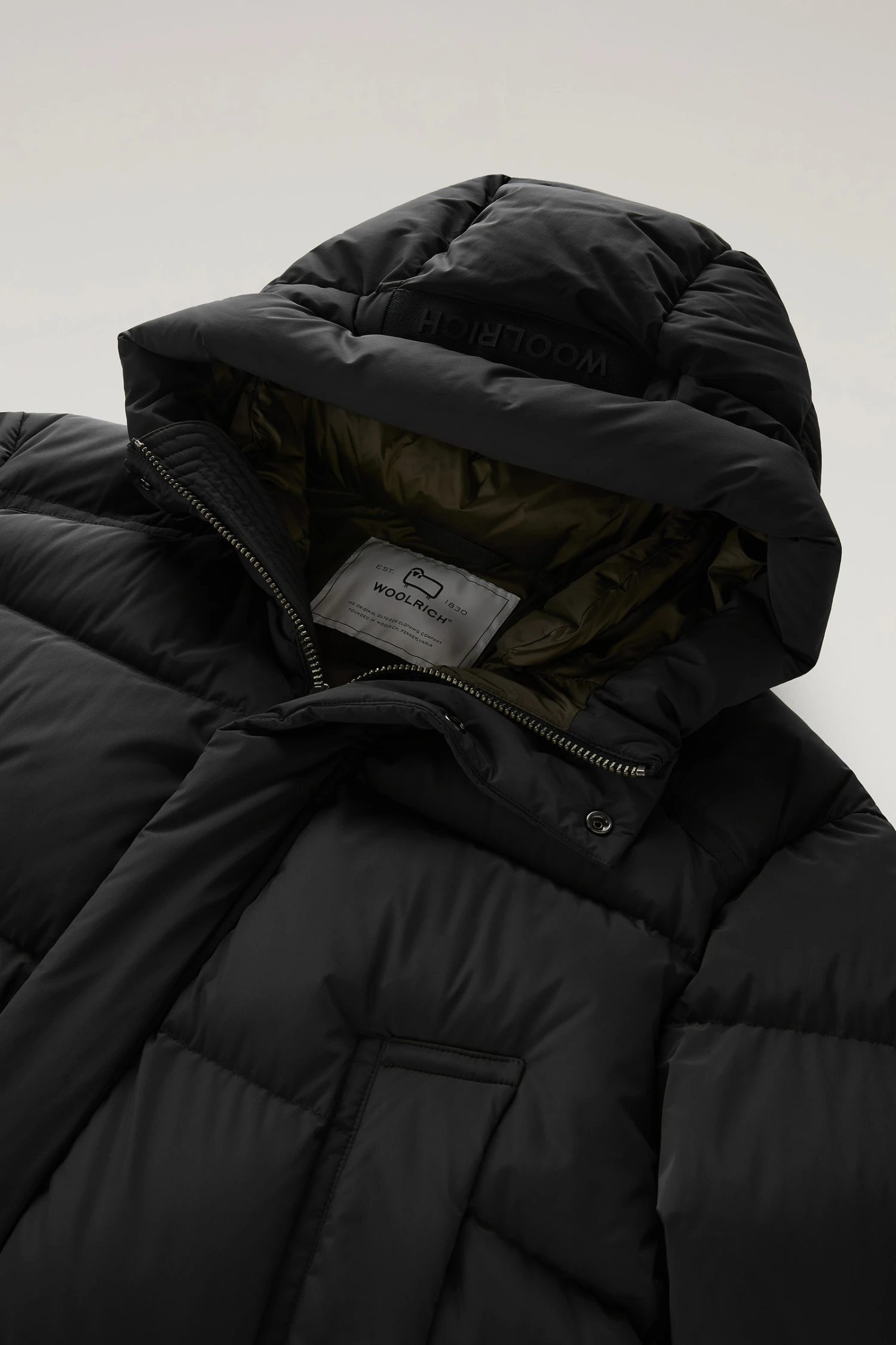 Woolrich Premium Parka Trapuntato In Nylon Elasticizzato - Uomo - Nero 8 Woolrich Premium Parka Trapuntato In Nylon Elasticizzato - Uomo - Nero - immagine 6