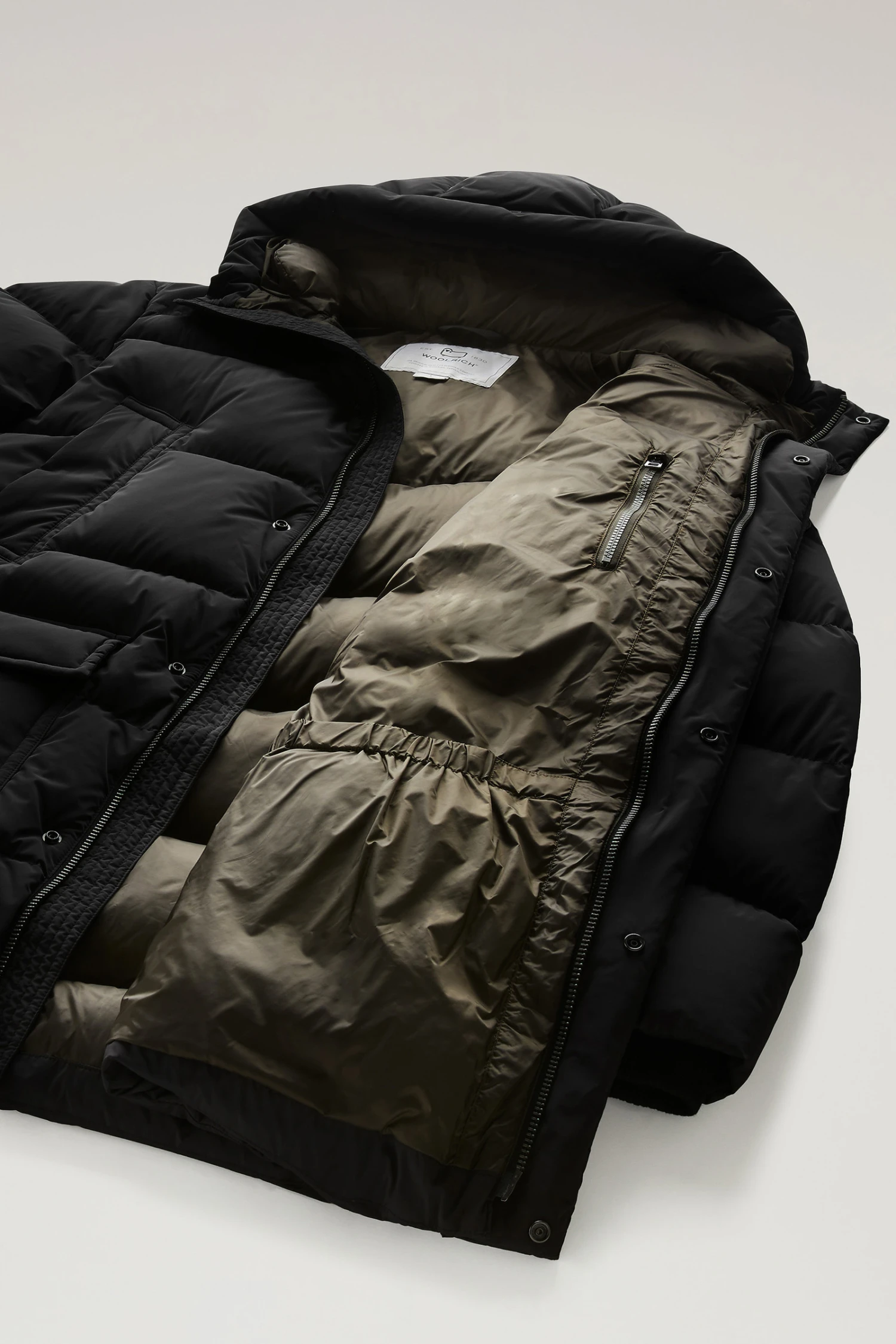 Woolrich Premium Parka Trapuntato In Nylon Elasticizzato - Uomo - Nero 11 Woolrich Premium Parka Trapuntato In Nylon Elasticizzato - Uomo - Nero - immagine 9