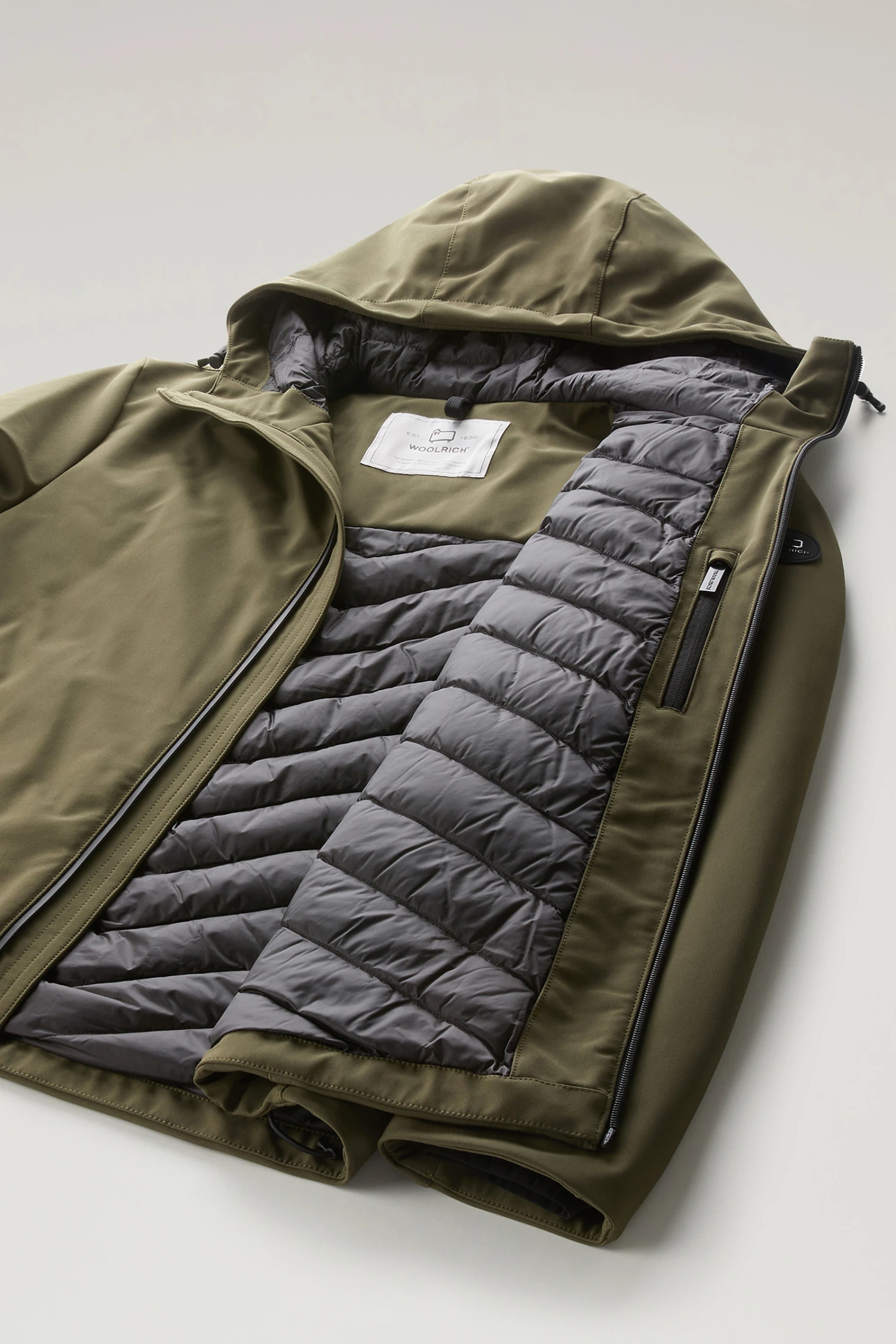 Woolrich Giacca Pacific In Tech Softshell - Uomo - Verde 7 Woolrich Giacca Pacific In Tech Softshell - Uomo - Verde - immagine 5