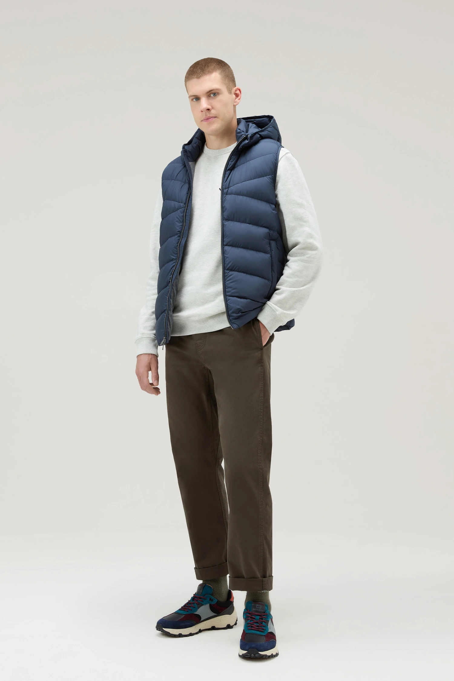 Woolrich Gilet Sundance Trapuntato In Microfibra Con Cappuccio Removibile - Uomo - Blu 4 Woolrich Gilet Sundance Trapuntato In Microfibra Con Cappuccio Removibile - Uomo - Blu - immagine 2