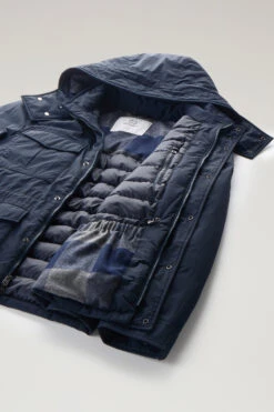 Woolrich Giacca Field Aleutian In Nylon Taslan Con Cappuccio Removibile - Uomo - Blu -Offerta Economica Vestiario CFWOOU0855MRUT3077 3989 9