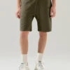 Woolrich Pantaloncini In Cotone Tinto In Capo - Uomo - Verde