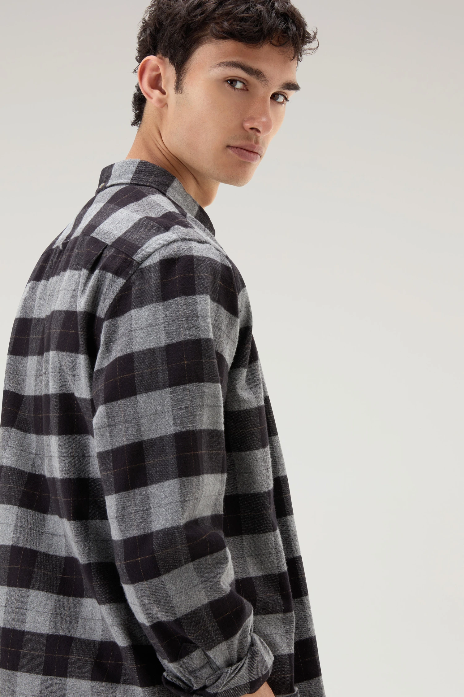 Woolrich Camicia Traditional A Quadri In Flanella - Uomo - Grigio 6 Woolrich Camicia Traditional A Quadri In Flanella - Uomo - Grigio - immagine 4