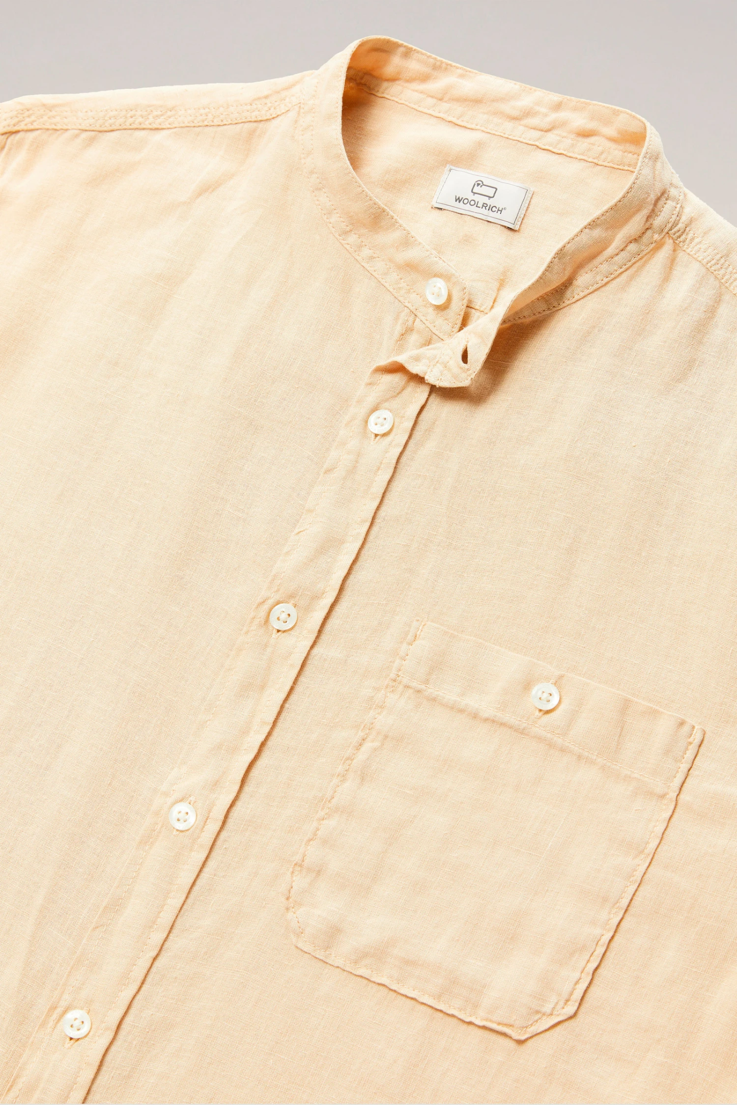 Woolrich Camicia In Puro Lino Tinta In Capo Con Colletto Alla Coreana - Uomo - Beige 4 Woolrich Camicia In Puro Lino Tinta In Capo Con Colletto Alla Coreana - Uomo - Beige - immagine 2