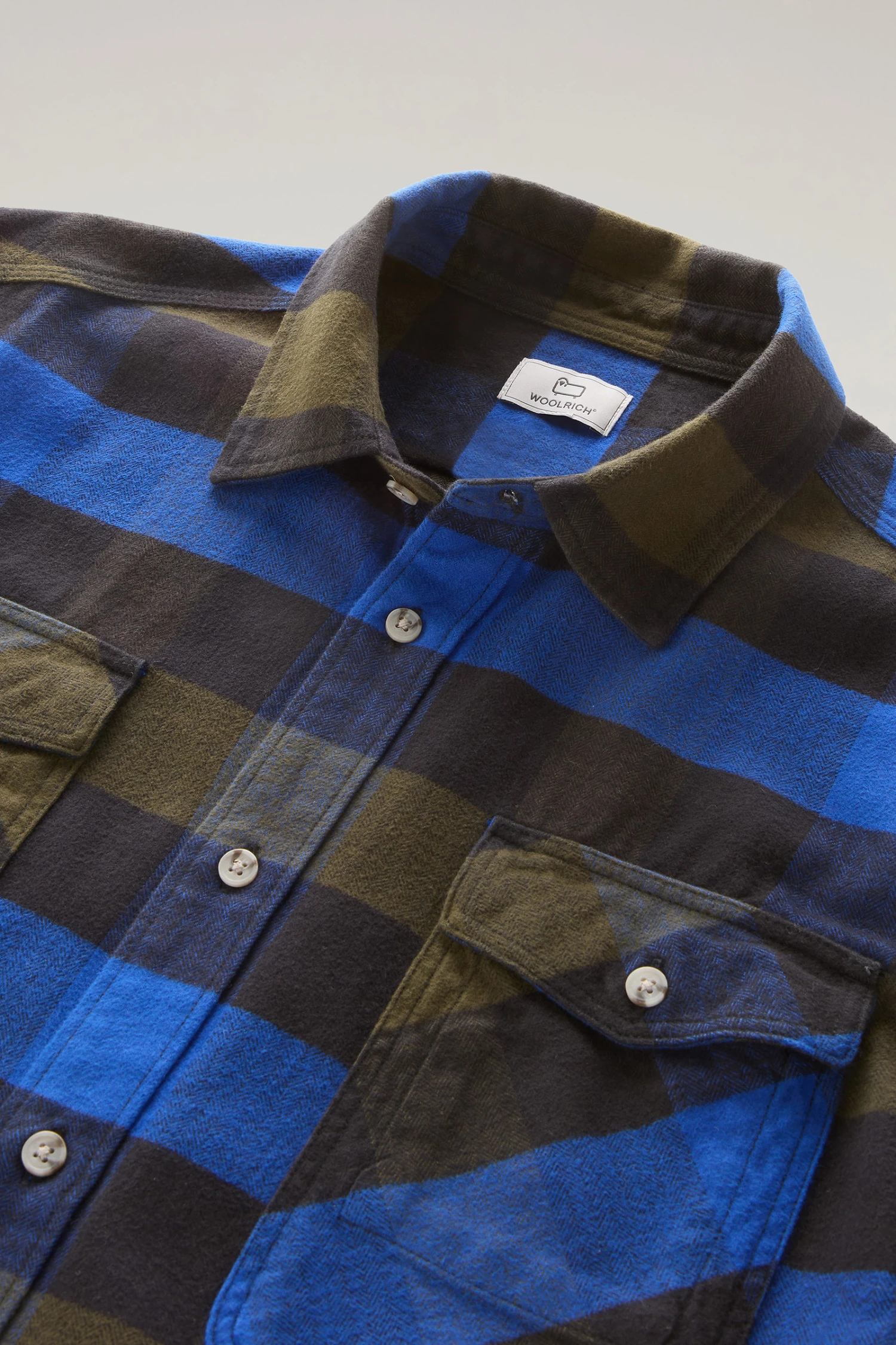 Woolrich Camicia U.S. Trails A Quadri In Flanella - Uomo - Blu 8 Woolrich Camicia U.S. Trails A Quadri In Flanella - Uomo - Blu - immagine 6