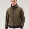 Woolrich Felpa Con Zip In Softshell Con Cappuccio - Uomo - Verde -Offerta Economica Vestiario CFWOSW0174MRUT2873 614