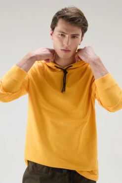 Woolrich Felpa In Puro Cotone Con Tasca Con Zip - Uomo - Giallo 14 Woolrich Felpa In Puro Cotone Con Tasca Con Zip - Uomo - Giallo -Offerta Economica Vestiario CFWOSW0175MRUT3354 2165 3